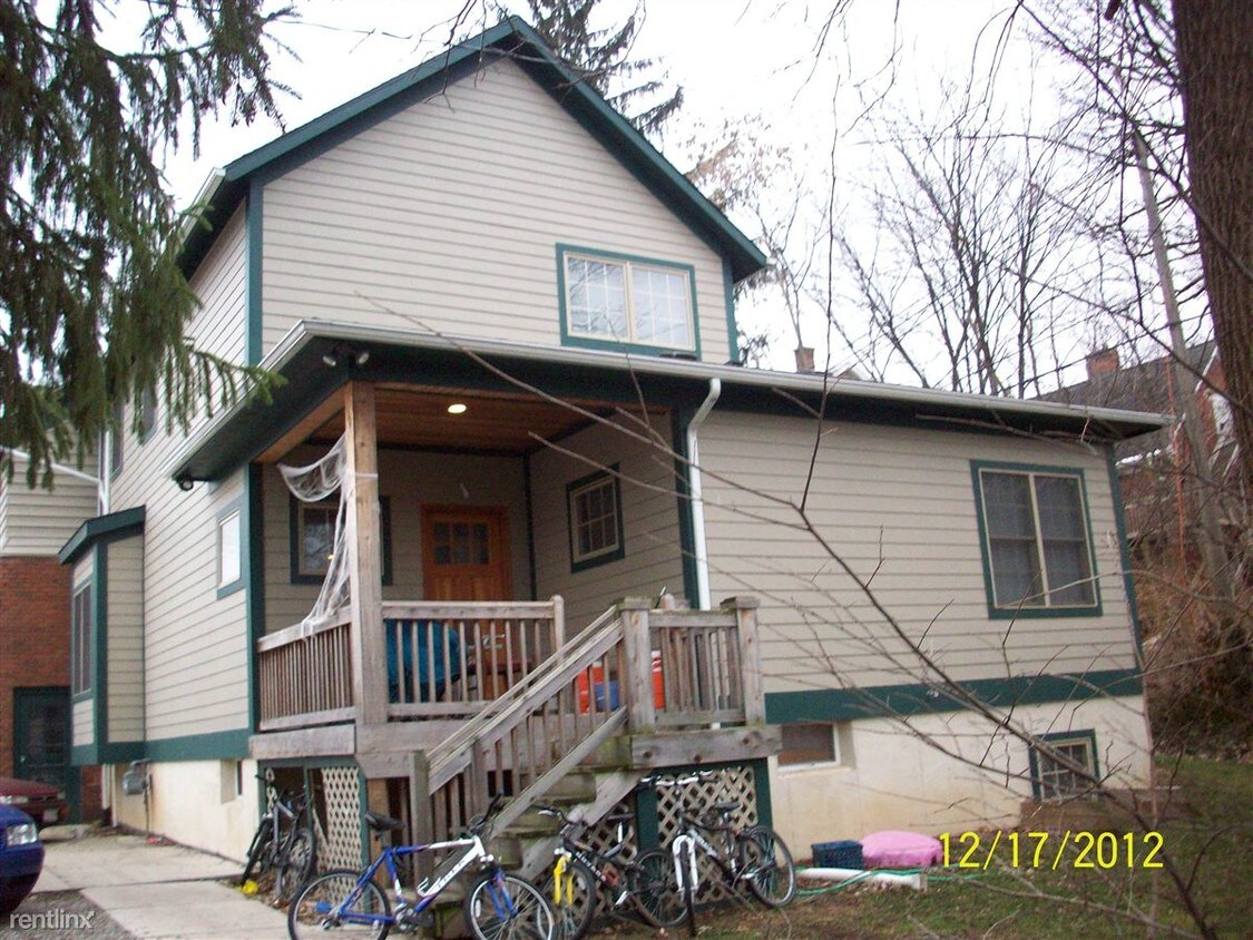 6 br, 3 bath House 417 N Thayer St 417 N... House Rental in Ann