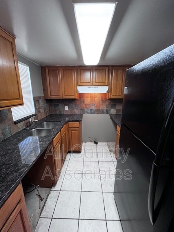 Foto del edificio - 5154 Turquoise Ln