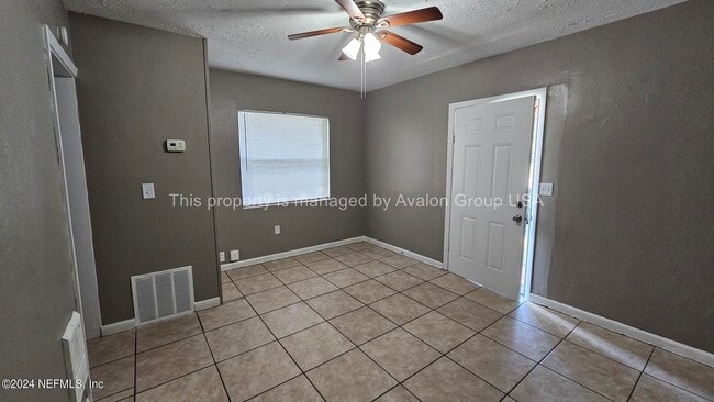 Building Photo - 2231 Spring Park Rd