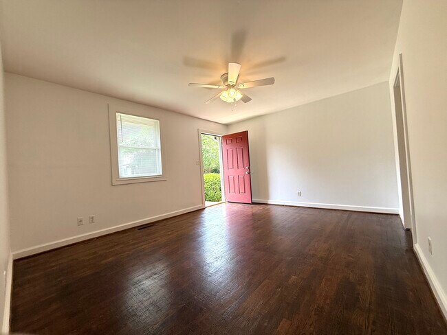Foto del edificio - 2615 Albion St