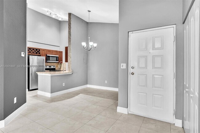Foto del edificio - 2851 N Oakland Forest Dr