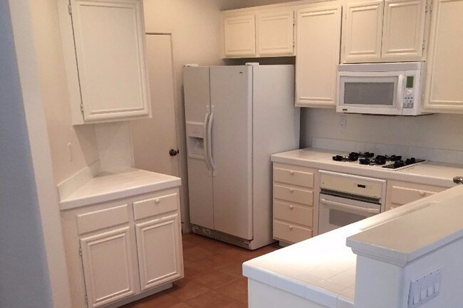 Building Photo - 5544 Renaissance Ave