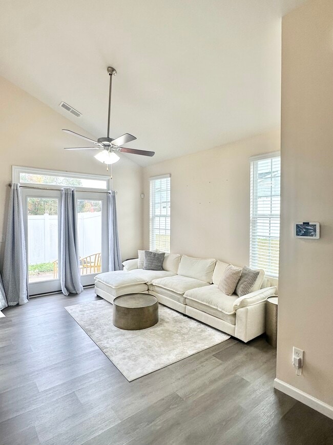 Building Photo - 510 Dorman St