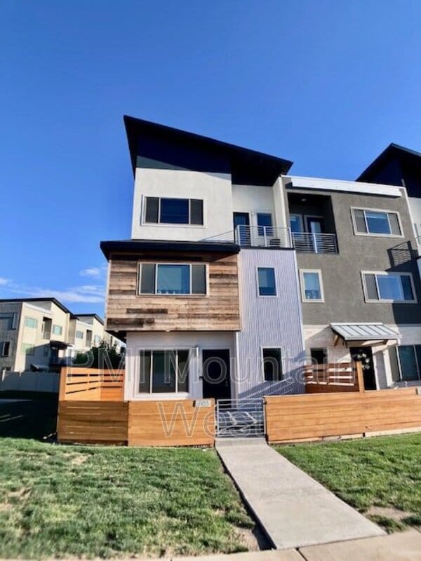 Building Photo - 503 W 2275 N