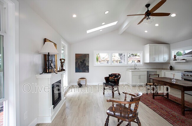 Foto del edificio - 13430 Debby St