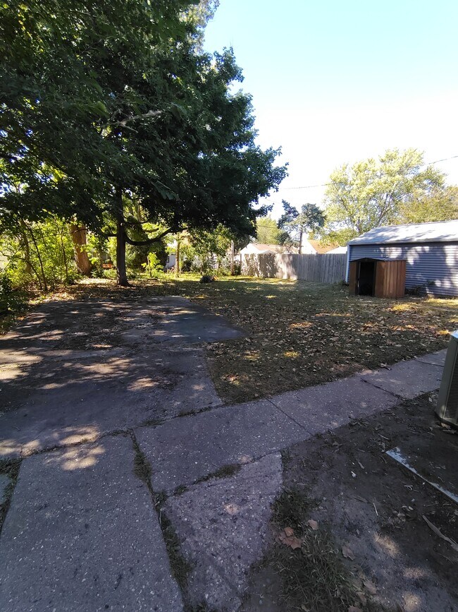 Foto del edificio - 2524 N Rockton Ave