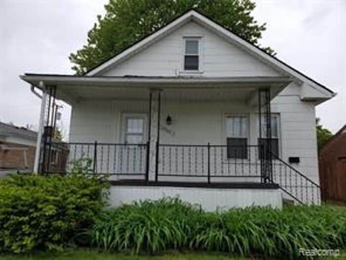 Primary Photo - Cut 3 bedroom bungalow W/ appliances inclu...