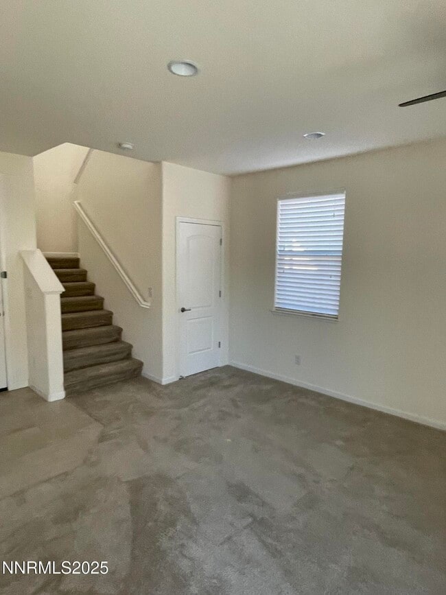 Building Photo - 7115 Diversey Dr