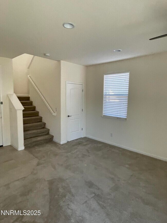 Foto del edificio - 7115 Diversey Dr