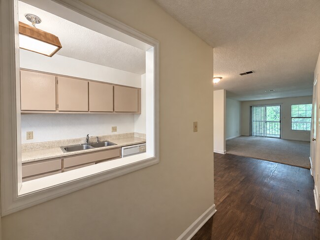 Foto del edificio - 2518-202 Avent Ferry Road