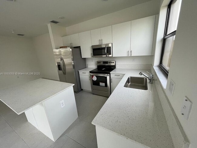 Building Photo - 24628 SW 118 Ct