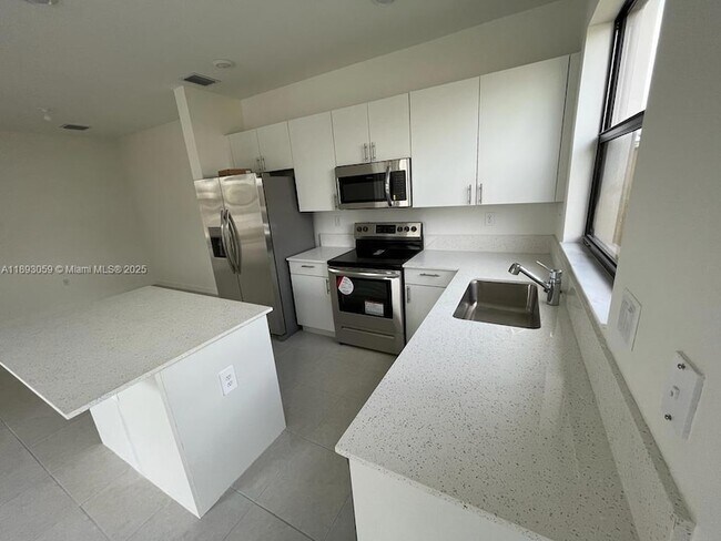 Foto del edificio - 24628 SW 118 Ct