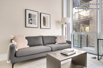 Building Photo - 812 W Adams St