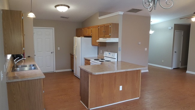 Building Photo - 3333 Trafalgar Ct