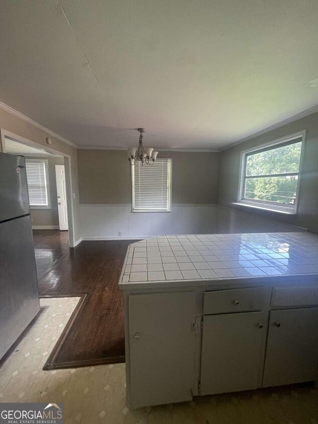 Building Photo - 208 Rutland Cir