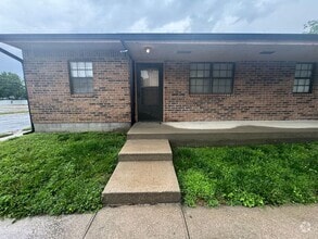 Building Photo - 100 E Brasfield St