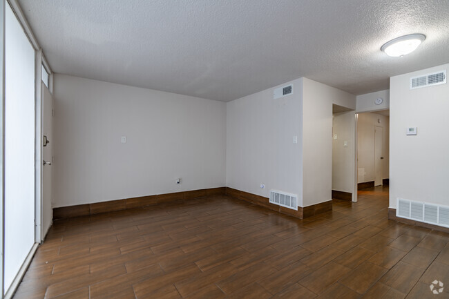 1BR, 1BA - 630SF - Living Room - Crescendo Apartments