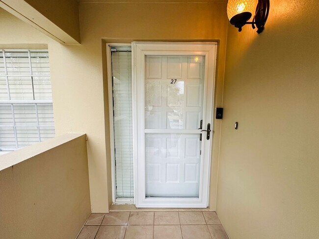 Foto del edificio - Charming 2 Bedroom 2 Bathroom Condo, Heate...