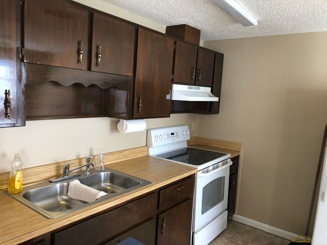 Building Photo - 1323 Solar Cir