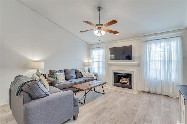 Foto del edificio - 8750 Park Ln