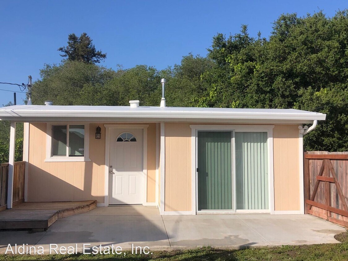 Studio, 1 bath House 2736 Freedom Blvd. House for Rent in