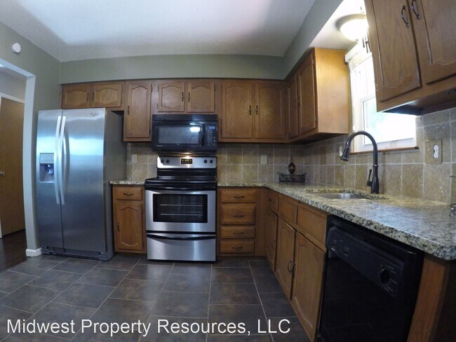 Building Photo - 3 br, 1.5 bath House - 1609 SE Manor Place