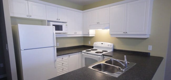 Building Photo - 544 Talbot