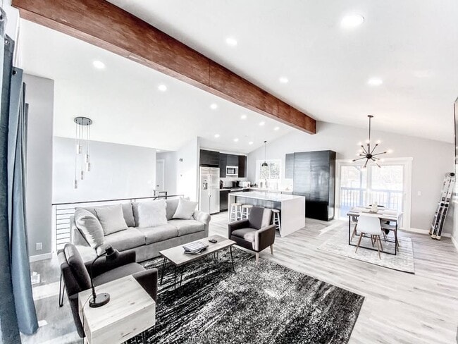 Building Photo - 9483 S Buttonwood Dr