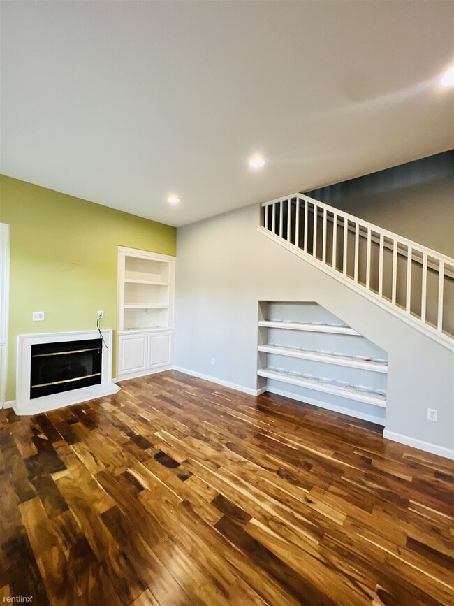 Building Photo - 3 br, 2.5 bath House - 5202 Armani Court