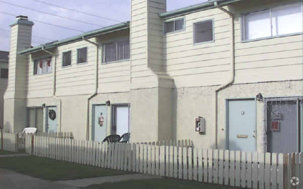 Building Photo - Casa Serena Townhomes