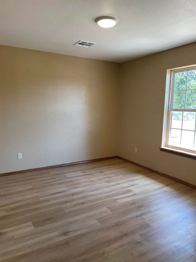 Foto del edificio - 55 Dolberg Rd