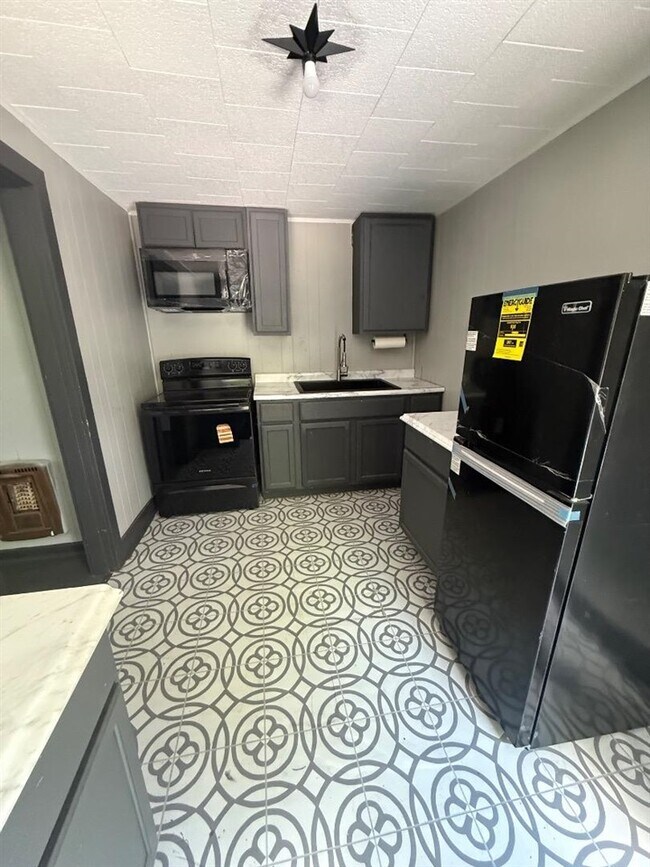 Foto del edificio - 709 Ridgecrest Way