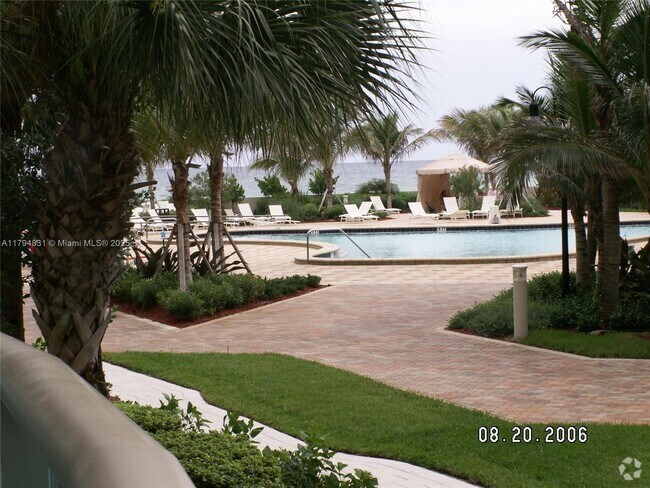 Building Photo - 3801 S Ocean Dr