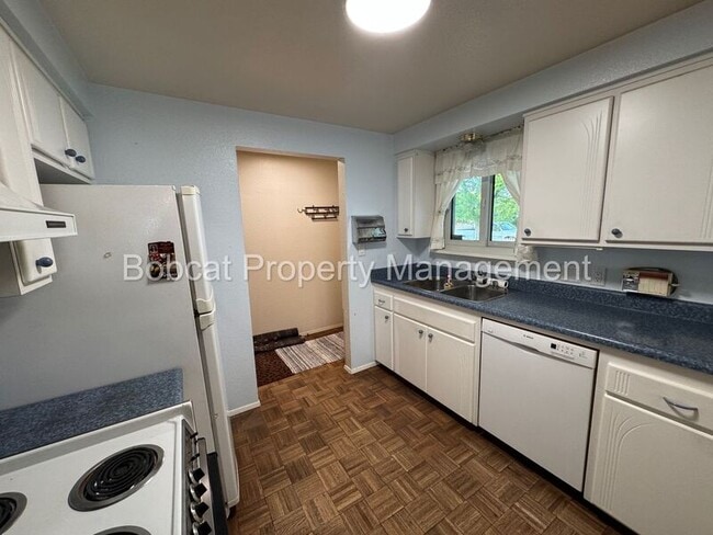 Building Photo - 1316 Stanford Dr