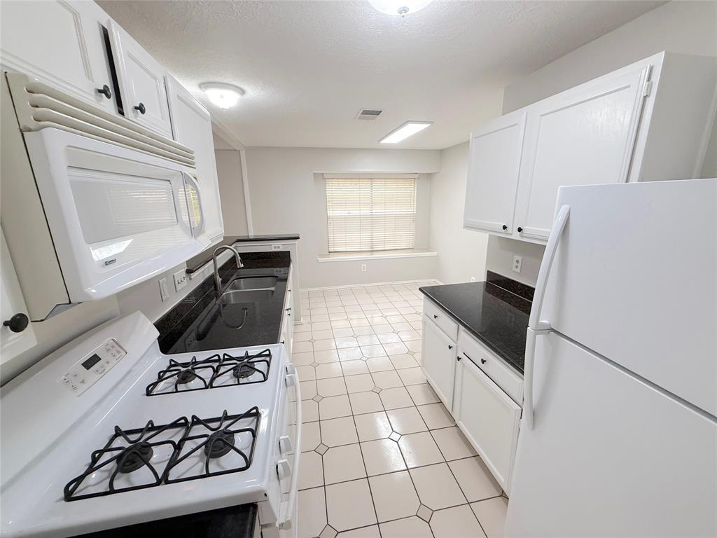 Primary Photo - 13414 Wells River Dr