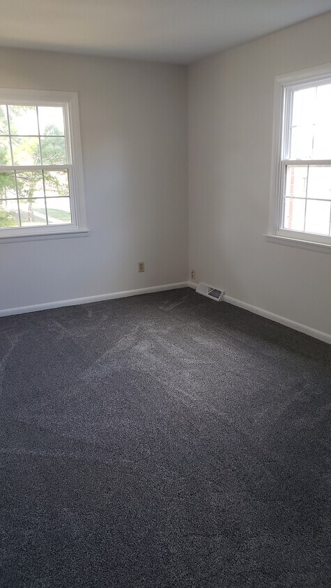 Front Bedroom - 4126 New Castle Dr