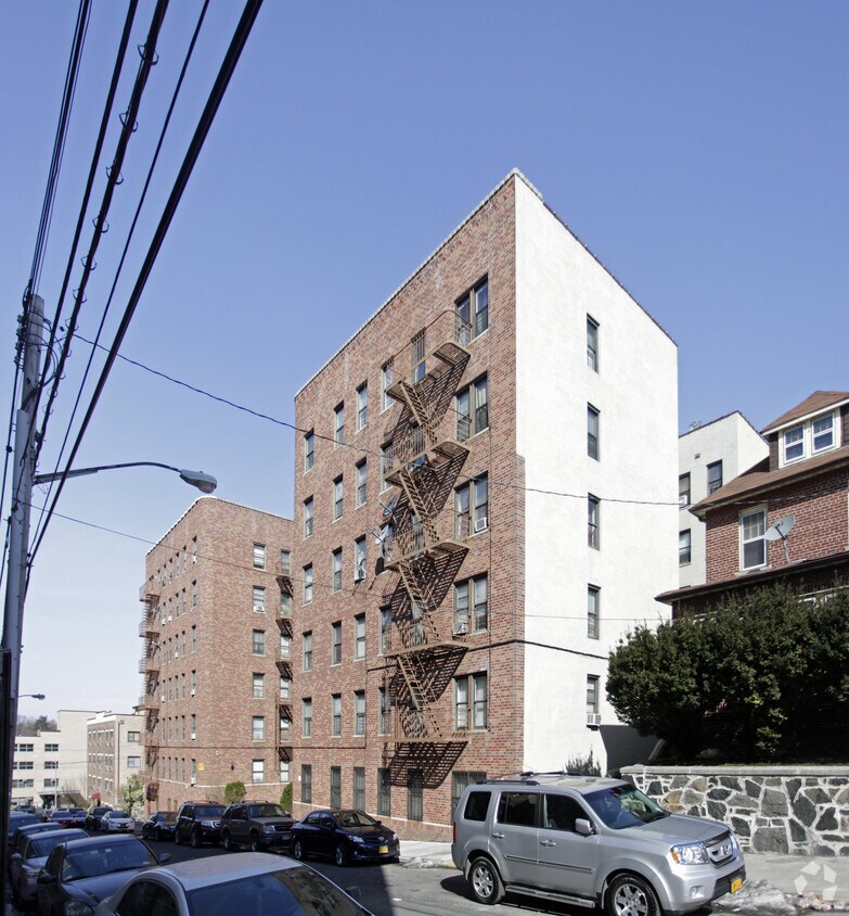 Primary Photo - 645 E 231st St