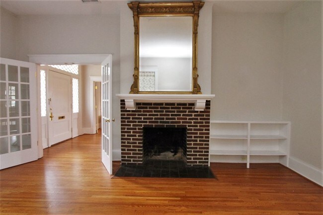 Building Photo - 31 University Cir