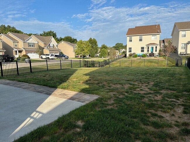 Foto del edificio - Coming SOON! Beautiful 3-Bedroom Townhome in Wentzville with Finished Basement and Community Amen...