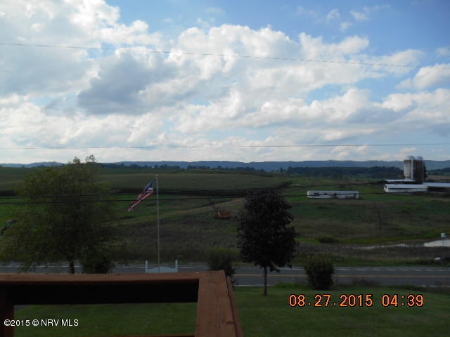 Foto del edificio - 5602-5604 Thornspring Church Rd