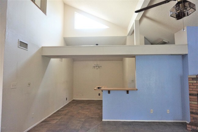 Building Photo - 3524 W Ivanhoe St