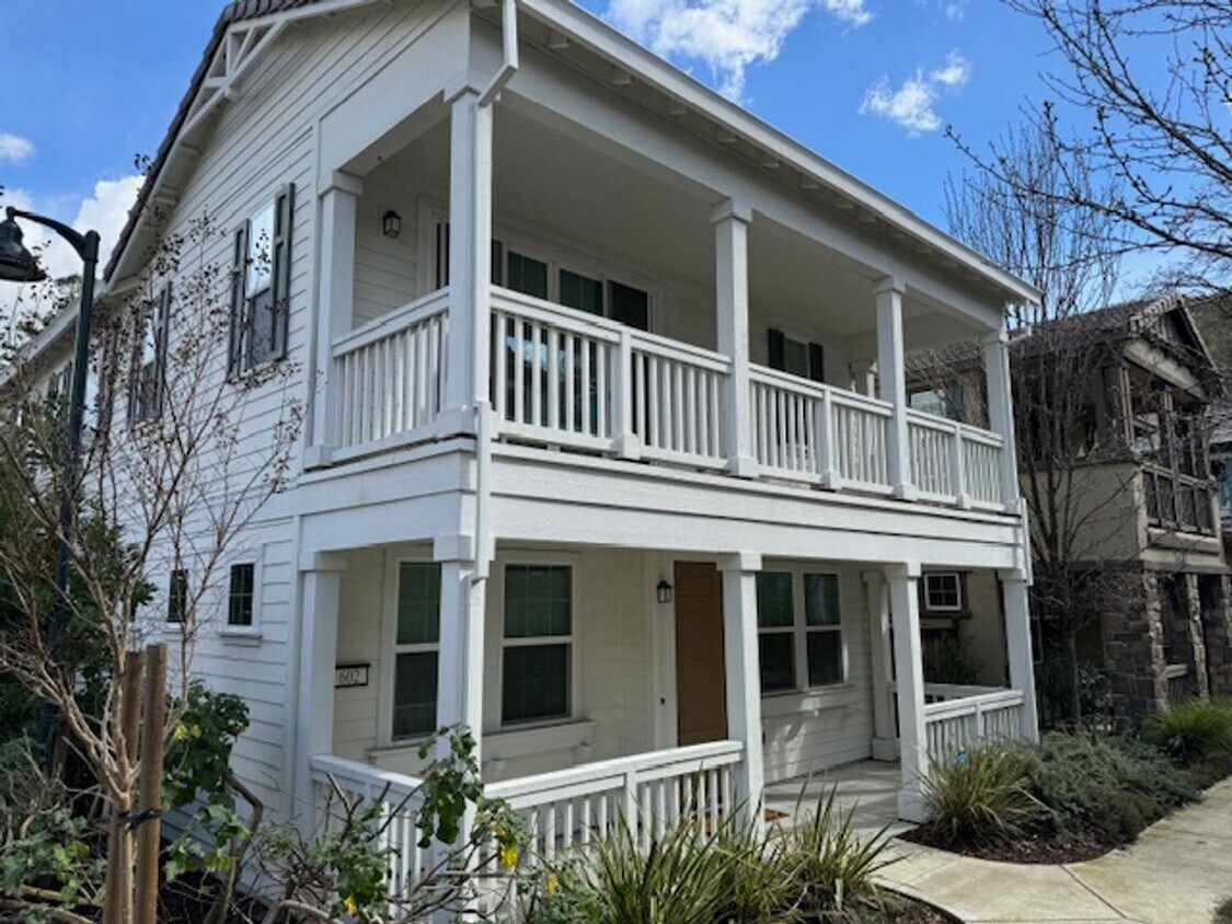 Foto principal - Beautiful 2 story home in Walnut Creek