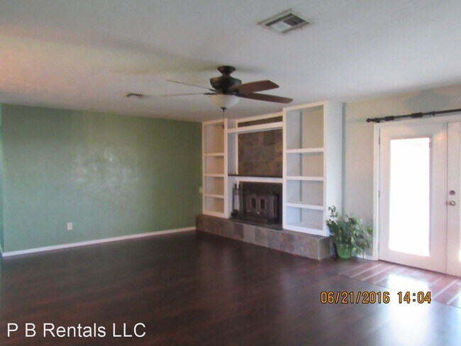 Building Photo - 3 br, 2 bath House - 1701 NW Graywarr Place