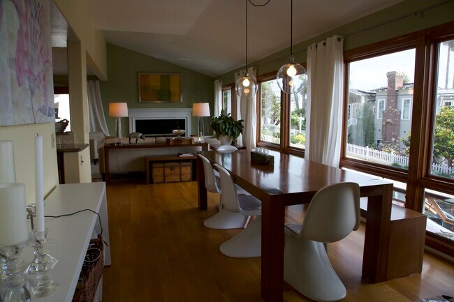 Foto del edificio - 1657 Haydn Dr