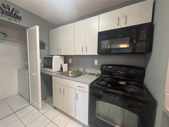 Foto del edificio - 20741 NE 4th Ct