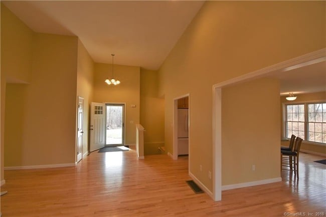 Building Photo - 402 Martin Rd