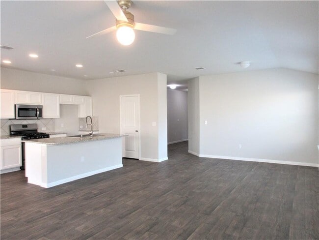 Building Photo - 10913 Gonzales Ranger Pass