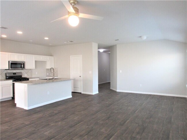 Foto del edificio - 10913 Gonzales Ranger Pass