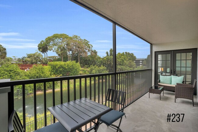 Building Photo - 600 Neapolitan Way