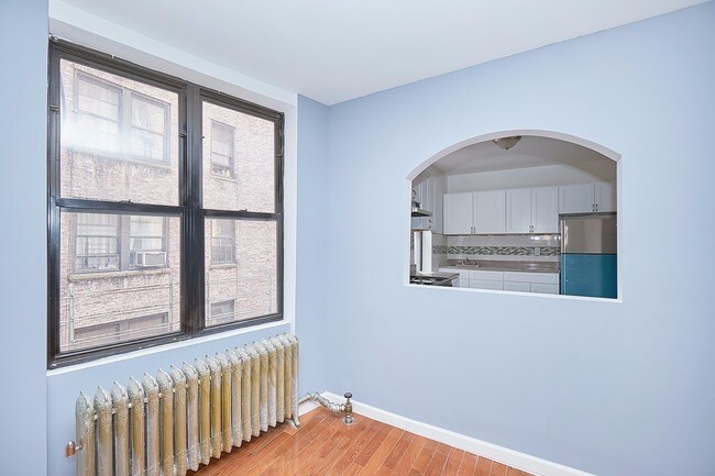Building Photo - 645 W 160th St